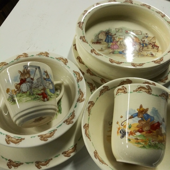 Royal Doulton Bunnykins Blown Away--8 Piece Set